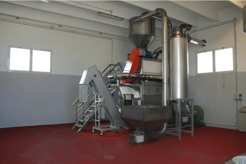 Lavatrice-a-bagno-in-acciaio-inox-con-applicazione-per-trattamento-con-vapore-dei-tappi-di-sughero-capacità-20.000-pezzi
