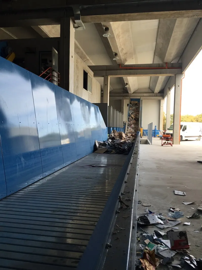 nastro-trasportatore-a-tapparelle-metalliche-Turchi